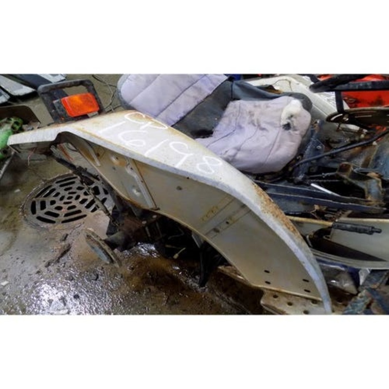 Used White 31 Field Boss Fender Kit, Rear Fender Kit | CP-16198