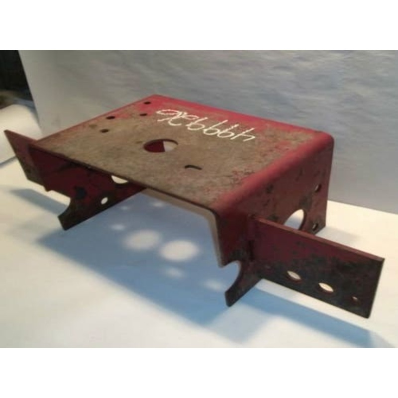 Used Weight Bracket fits International 1460 1480 fits Case IH 1640 1644 1660 1680 2144 2166 2188 2366 2344 2388 185365C1 185365C3