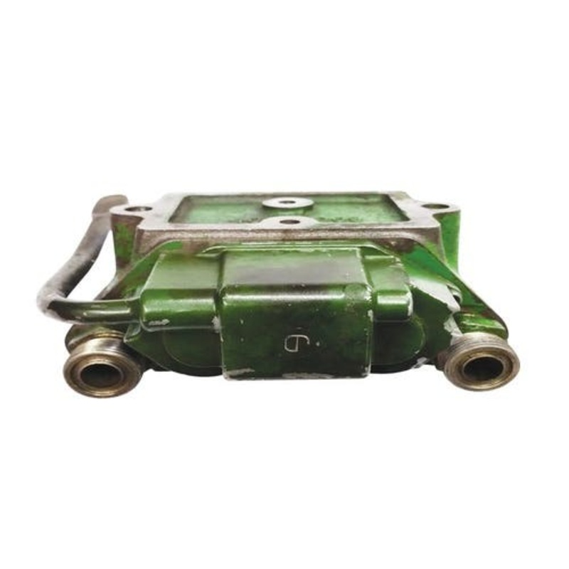 Used Break-away Coupler Assembly With Levers fits John Deere 7200 7210 7400 7410 7500 7510 7600 7610 7700 7710 7800 7810 RE34183
