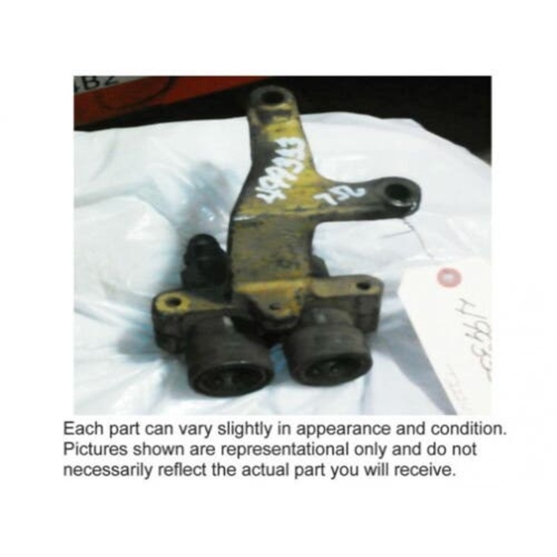 Used Hydraulic Coupler RH fits John Deere 820 830 1020 1520 1530 1640 2020 2030 2040 2140 2150 2240 2350 2440 2550 2630 2640 2750 3040 3140 T22243