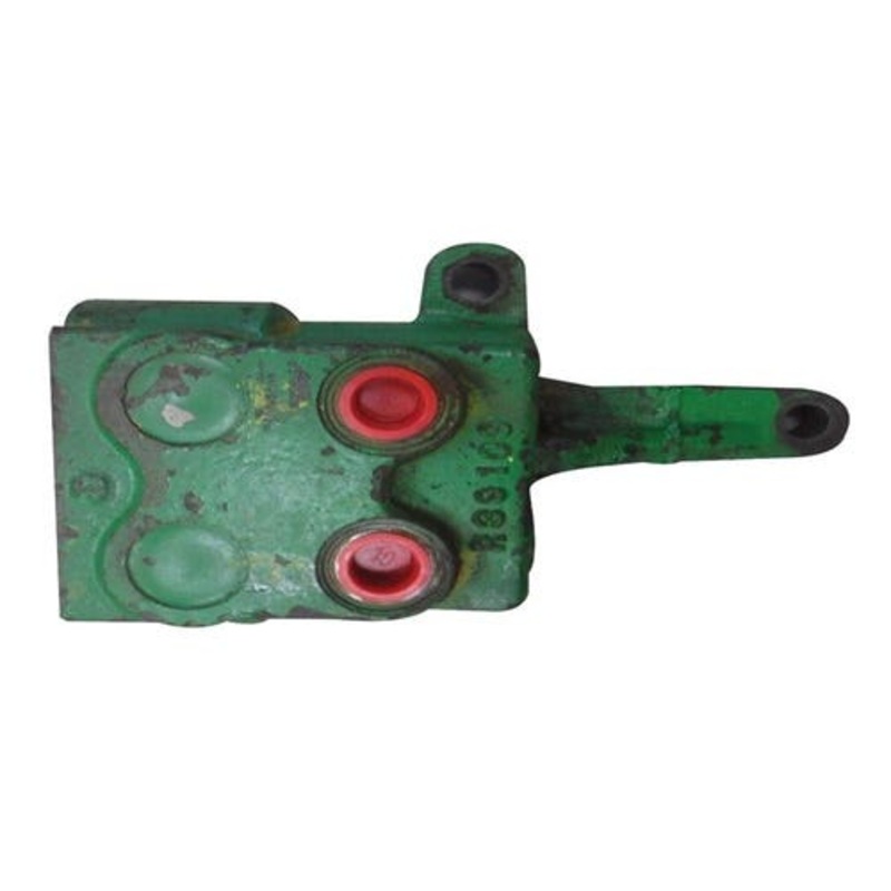 Used Remote Break-Away Coupler RH fits John Deere 1020 1040 1140 1520 1530 1640 1830 2020 2030 2040 2130 2140 2240 2440 2630 2640 2840 2940 R39109