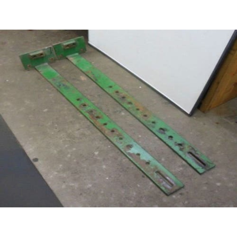 Used Stack Weight Bracket Pair fits John Deere 2510 2520 3010 3020 4000 4010 4020 4030 4040 4050 4230 4240 4250 4320 4430 4440 4450 4620 4630 AR58357