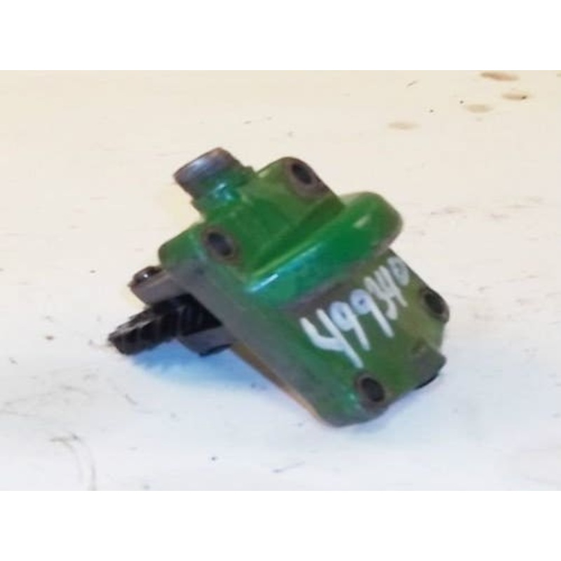 Used Tachometer Drive Assembly fits John Deere 4240 4440 4455 4640 4840 4850 8650 6030 7520 8430 8440 8630 8640 5200 5400 5460 5720 9940 5820 RE29234