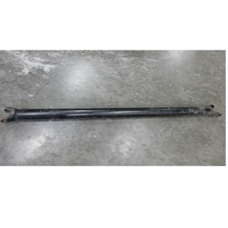 Used Gearcase Driveshaft fits John Deere 9600 9610 9650 9660 AH204858 AH125690