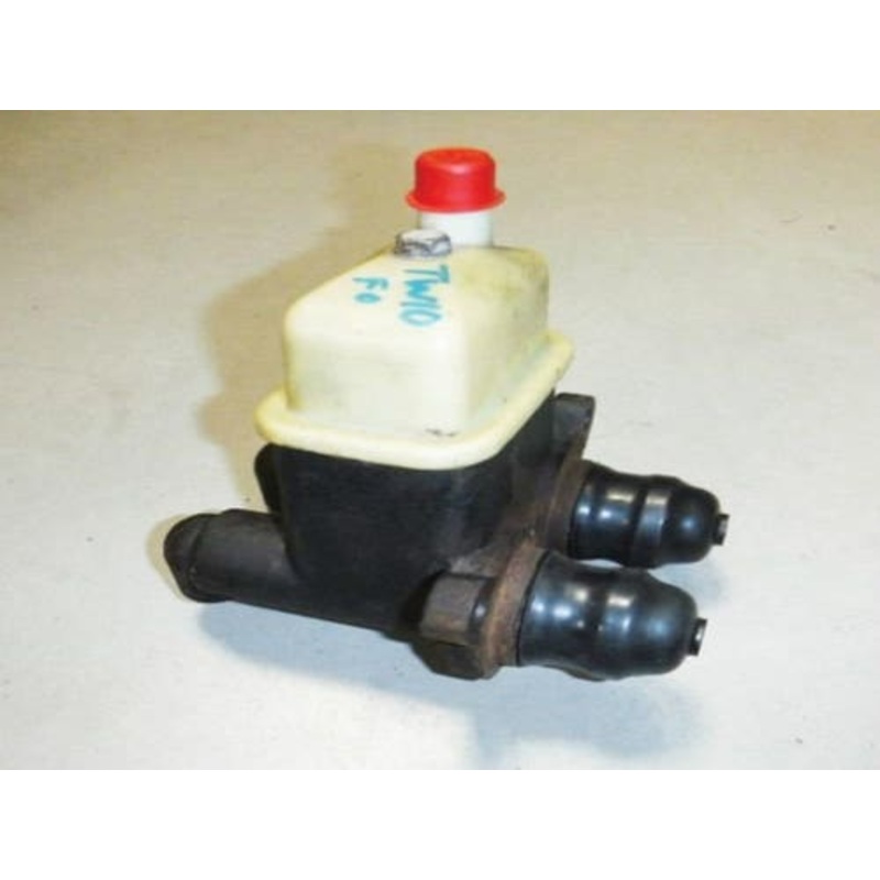 Used Dual Brake Master Cylinder fits Ford TW5 TW25 TW15 8000 8200 8400 8600 9000 9200 9600 TW10 TW20 TW30 8700 9700 D3NN2140A