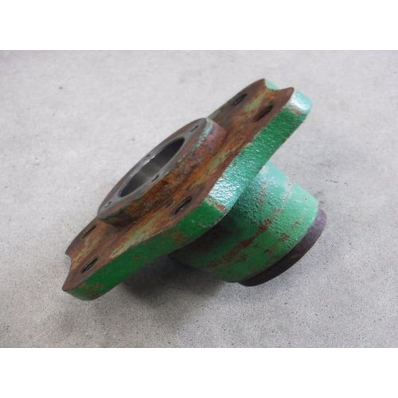 Used Front Wheel Hub fits John Deere 750 850 870 950 750 850 870 900 950 970 990 1050 1070 1050 CH11159 fits Yanmar YM330 YM3220 YM3810 YM4220 CH11159