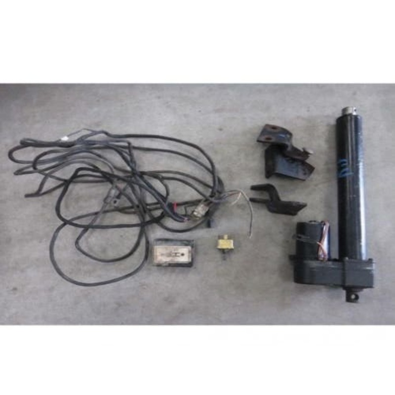 Used Power Fold Ladder Kit fits Gleaner R40 R42 R50 R52 R55 R60 R62 R65 R66 R70 R72 R75 71363023 71363078