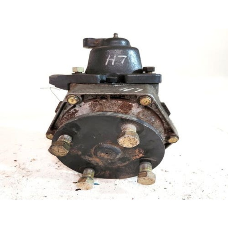 Used Outboard Assembly - Left Hand fits Kubota GR2100 K1253-15400 K1253-16320 K1253-15480 K1253-16410 K1253-15530
