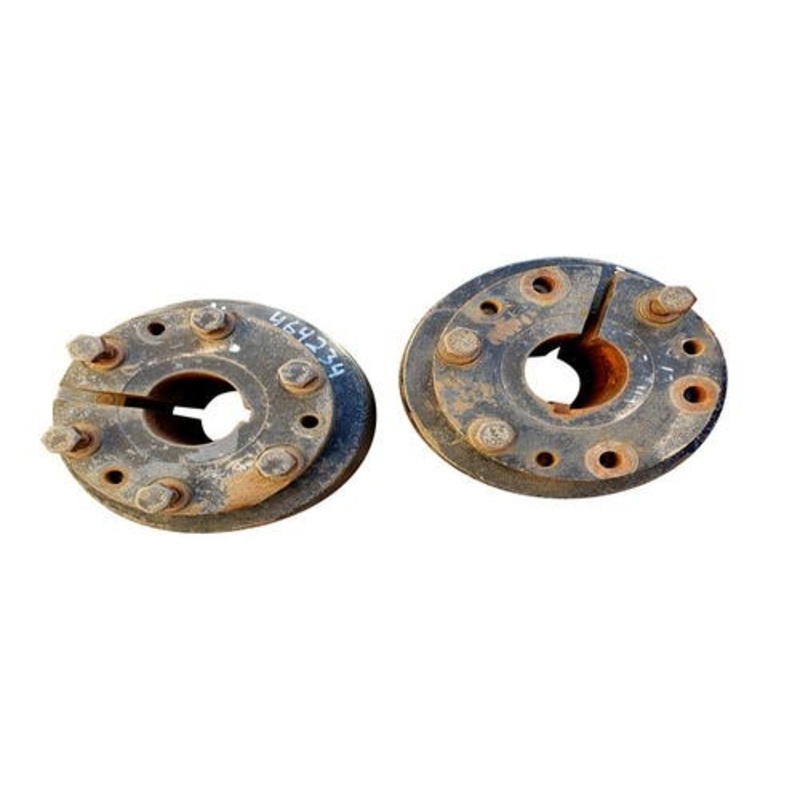 Used Dual Hub - Wedge Lock Sold Individually fits Case IH MX90C MX100 MX100C MX110 MX120 MX135 MX150 MX170 5120 5130 5140 5220 5230 5240 5250 241933A1