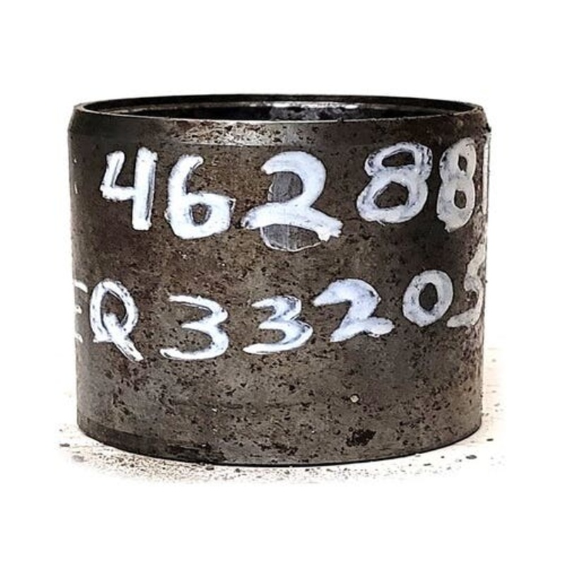Used Rockshaft Sleeve fits John Deere 3033R 3038R 3039R 3045R 3046R 3120 3203 3320 3520 3720 4105 4200 4210 4300 4310 4400 4410 4400 M136613