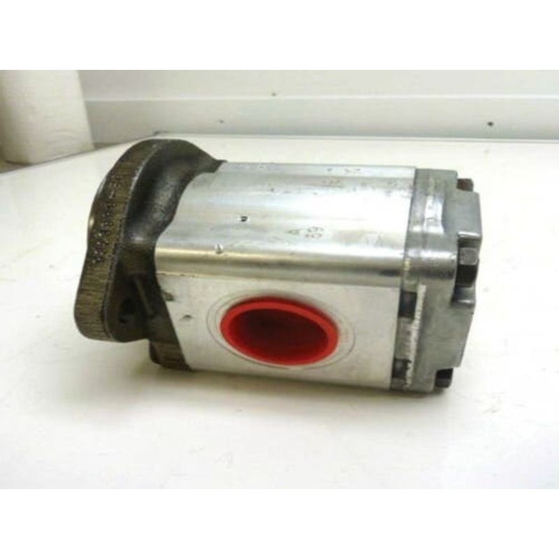 Used Hydraulic Pump fits Bobcat 653 7753 751 753 763 773 6650678 6667723 6669385