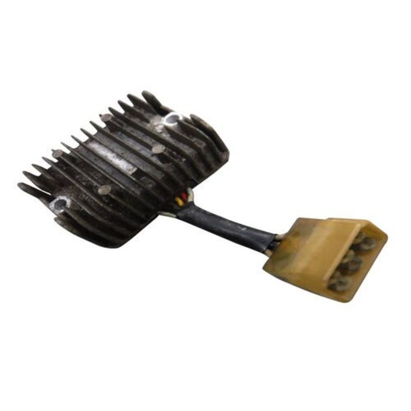 Used Voltage Regulator fits John Deere 650 750 650 750 M802471 MIA881277 fits Kubota B5200 B6200 B7200 B8200 B9200 fits Yanmar YMG1800 YMG2000 VR-522