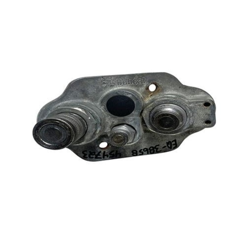 Used Coupler Block Assembly fits Bobcat S510 S530 S550 S570 S590 S630 S650 S750 S770 S850 T550 T590 T630 T650 T750 T770 T870 7246784 7141939