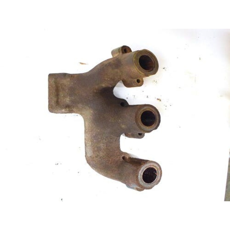 Used Exhaust Manifold fits John Deere 250 260 3029 3029T 3179 R91852