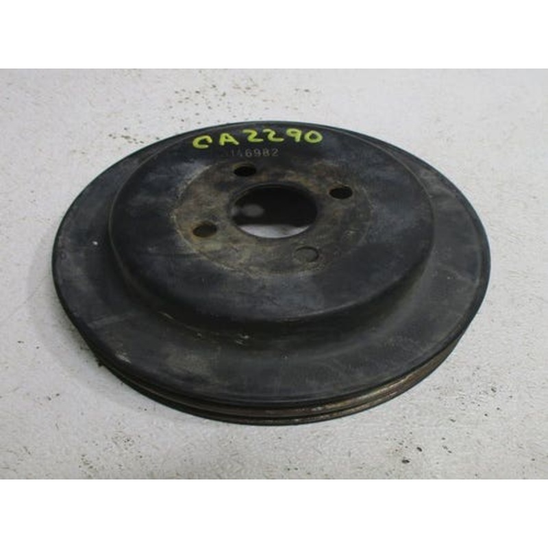 Used Water Pump Pulley fits Case IH 2294 4494 4694 A146982 fits Case 2090 2094 2290 2294 2390 2670 4490 4494 4690 4694 A146982