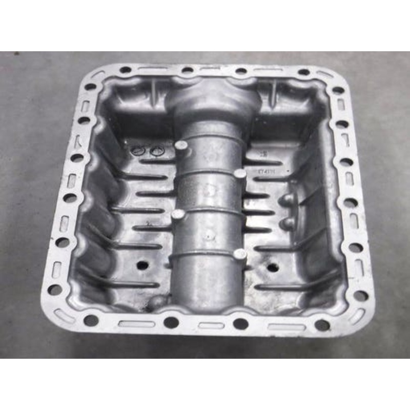 Used Oil Pan fits Kubota L2050 L2250 L2350 L2500 L2550 L2600 L2650 L2800 L2900 L3010 L3130 L3200 L3240 L3300 L3400 L3410 15521-01614 15521-01610