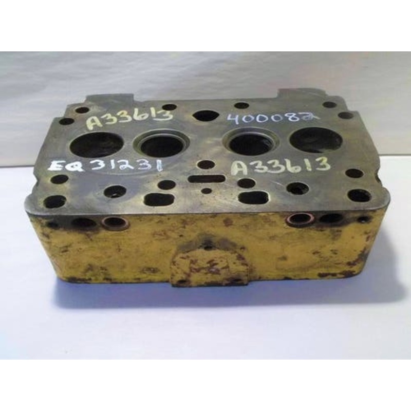 Used Cylinder Head fits Case 730 731 930 A33613