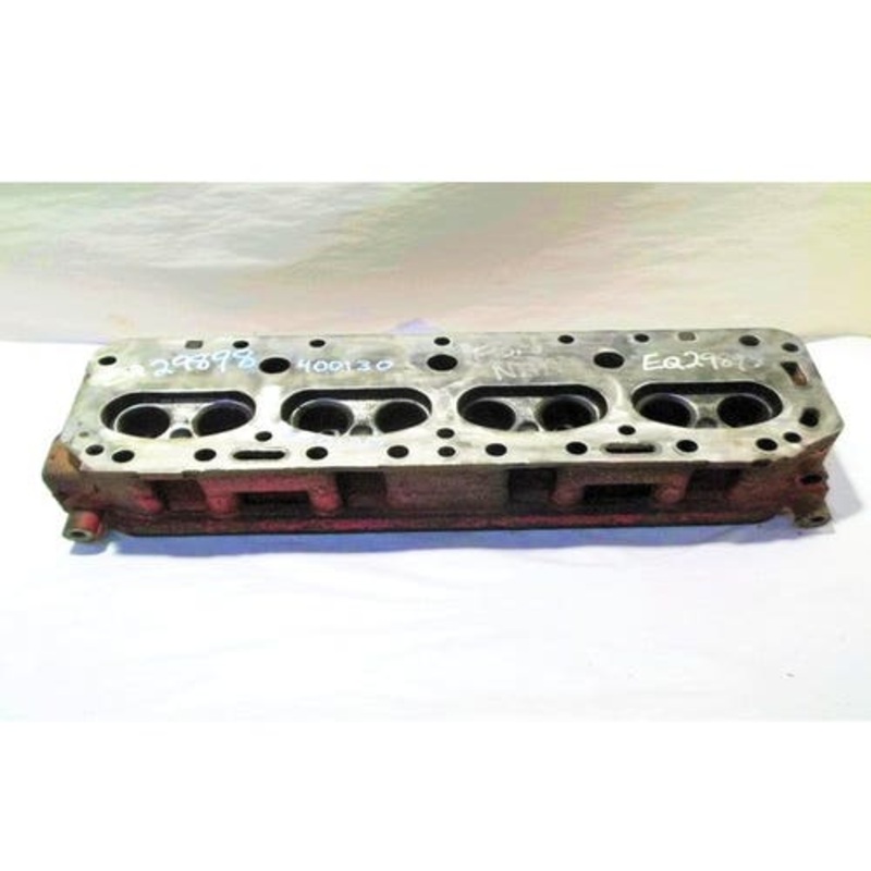 Used Cylinder Head fits Ford NAA 600 700 2000 310098 EAE6085E EAE6090F
