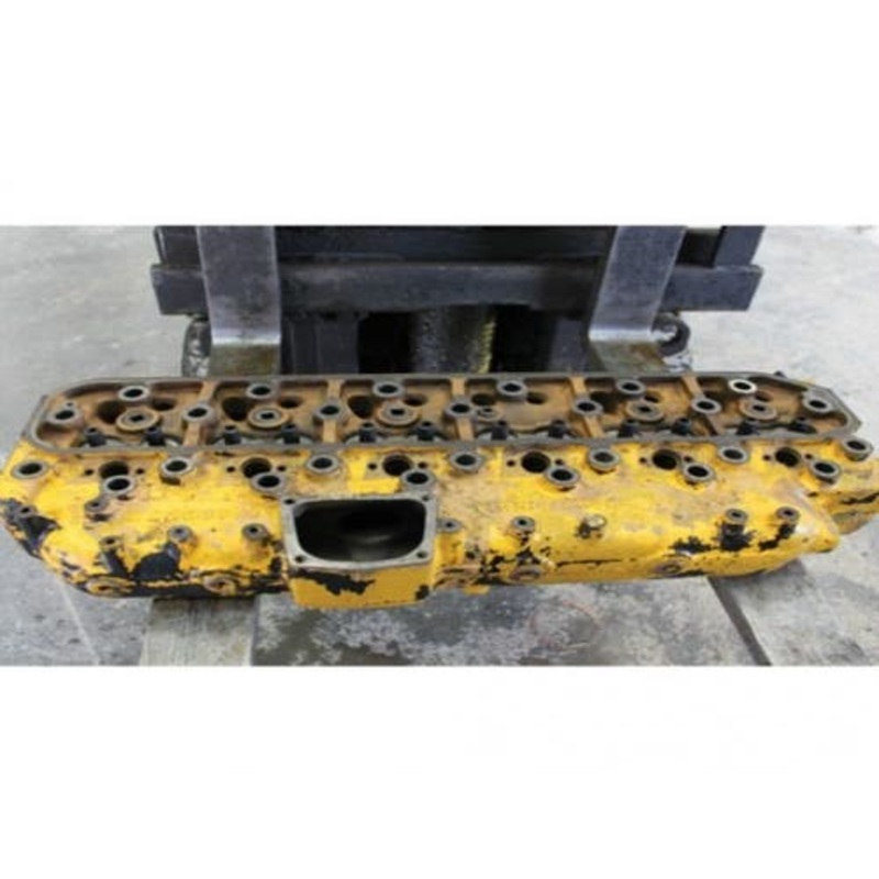 Used Cylinder Head fits International 4100 4156 323939R 345129R