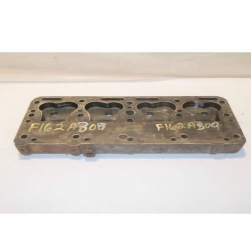 Used Cylinder Head fits Massey Harris 30 F162A305 F162A308 F162A309 F162A384 F162A301
